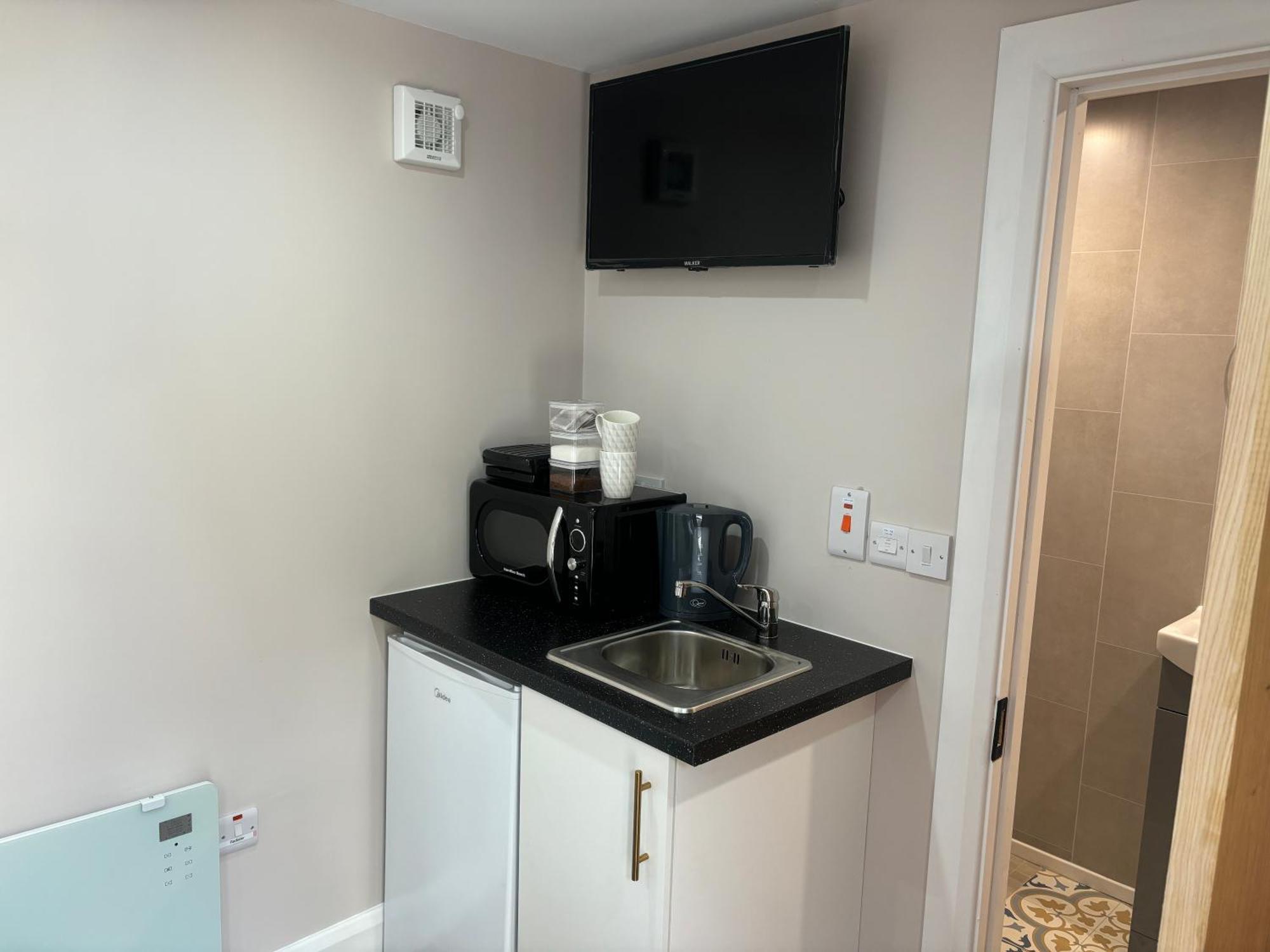 Private Detached Small Bedroom And Bathroom Only- This Is Not An Apartment Butlersbridge المظهر الخارجي الصورة